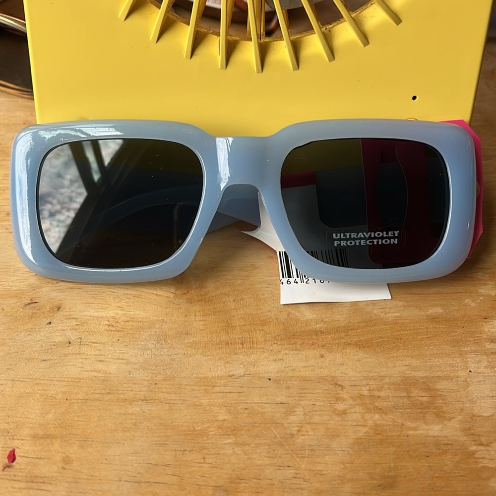 Blue Rectangular Sunglasses With Uv Protection - image 8